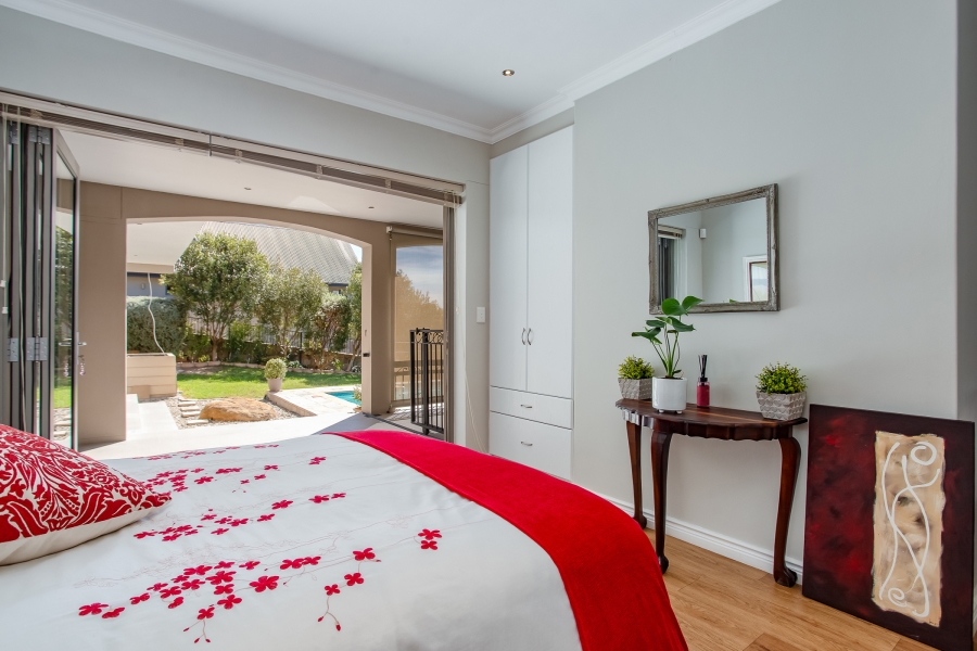 5 Bedroom Property for Sale in Lemoenkloof Western Cape
